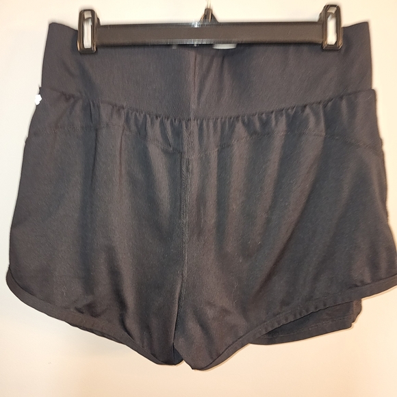 Fabletics Shorts - Picture 3 of 5